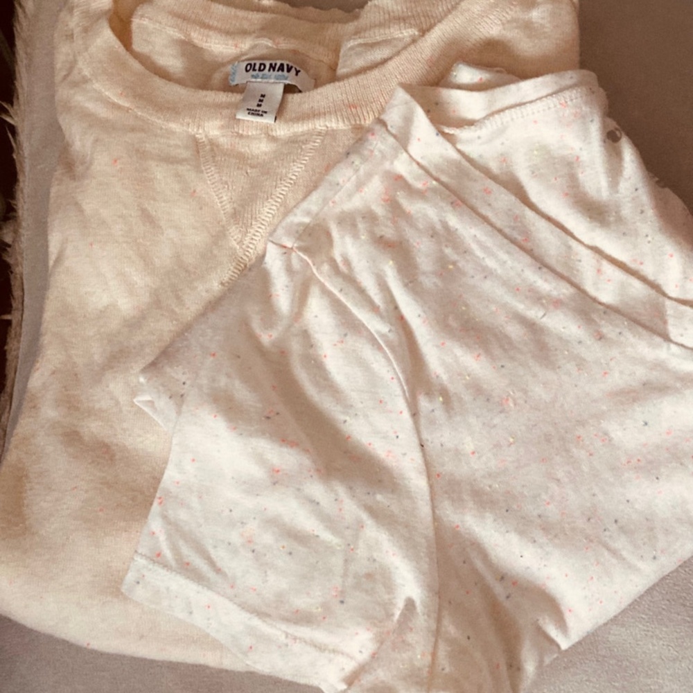 Old Navy duo Sweater & T-shirt combo, speckles sz M